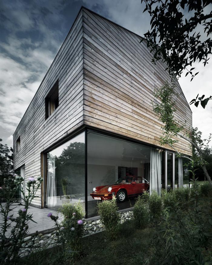http://www.arkko.fr/wp-content/uploads/2011/12/TBONE-House-Garage-vitre.jpg
