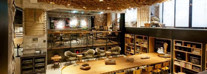 Concept store Starbucks The Bank à Amsterdam Starbucks The Bank Concept Store