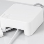 Passe cable design Sumo par Bluelounge blanc