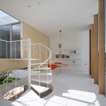 Maison design japonaise a Sakuragaoka-Demi niveaux