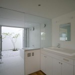 Maison design japonaise a Sakuragaoka-Salle de bain