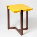 Table design jaune