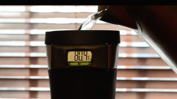 Mug de voyage avec thermomètre numérique intégré
