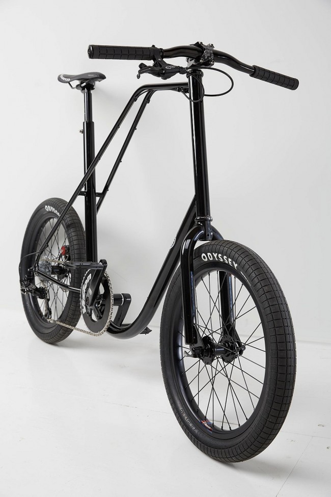 Petit vélo en acier