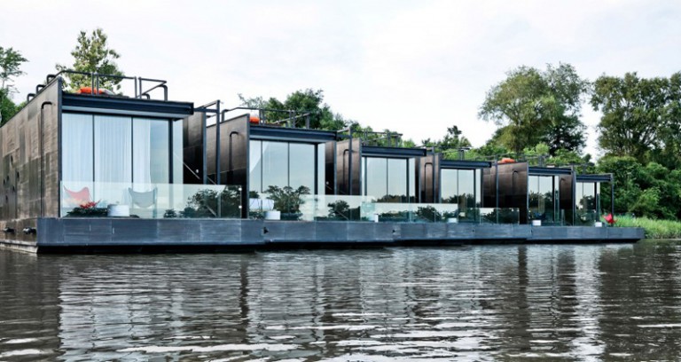 Maison flottante contemporaine