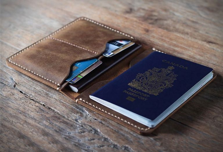 Etui pour passeport en cuir personnalisable